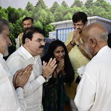 Pravin Kotak at gallery event